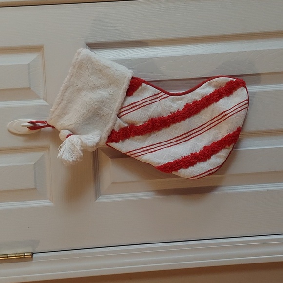 CANDY CANE STRIPED RED 18 INCH SHERPA CHRISTMAS STOCKING BNWT SO 1 LEFT! - Picture 1 of 5